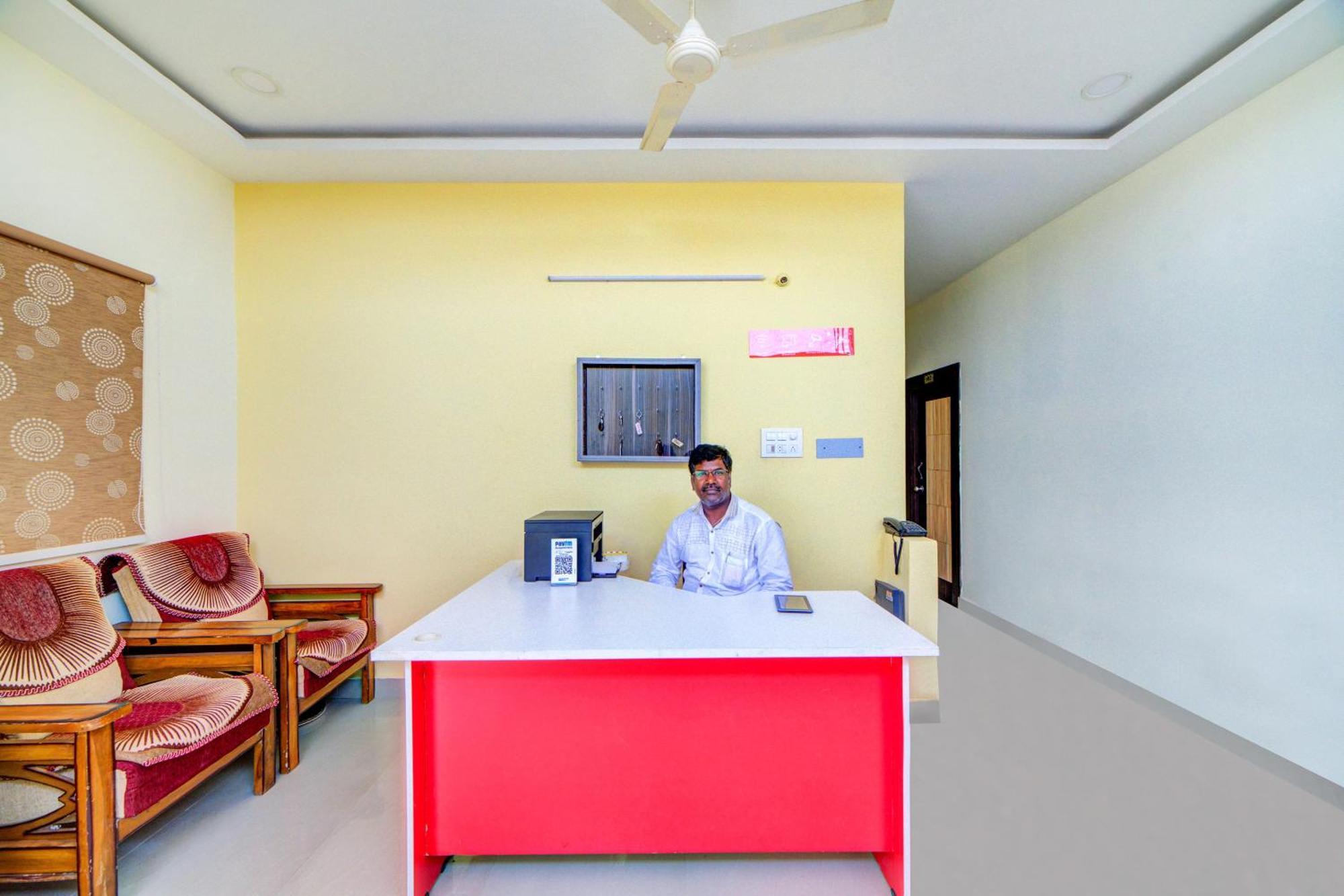 โอโย 29567 Ksl เกสต์เฮาส์ Karimnagar ภายนอก รูปภาพ